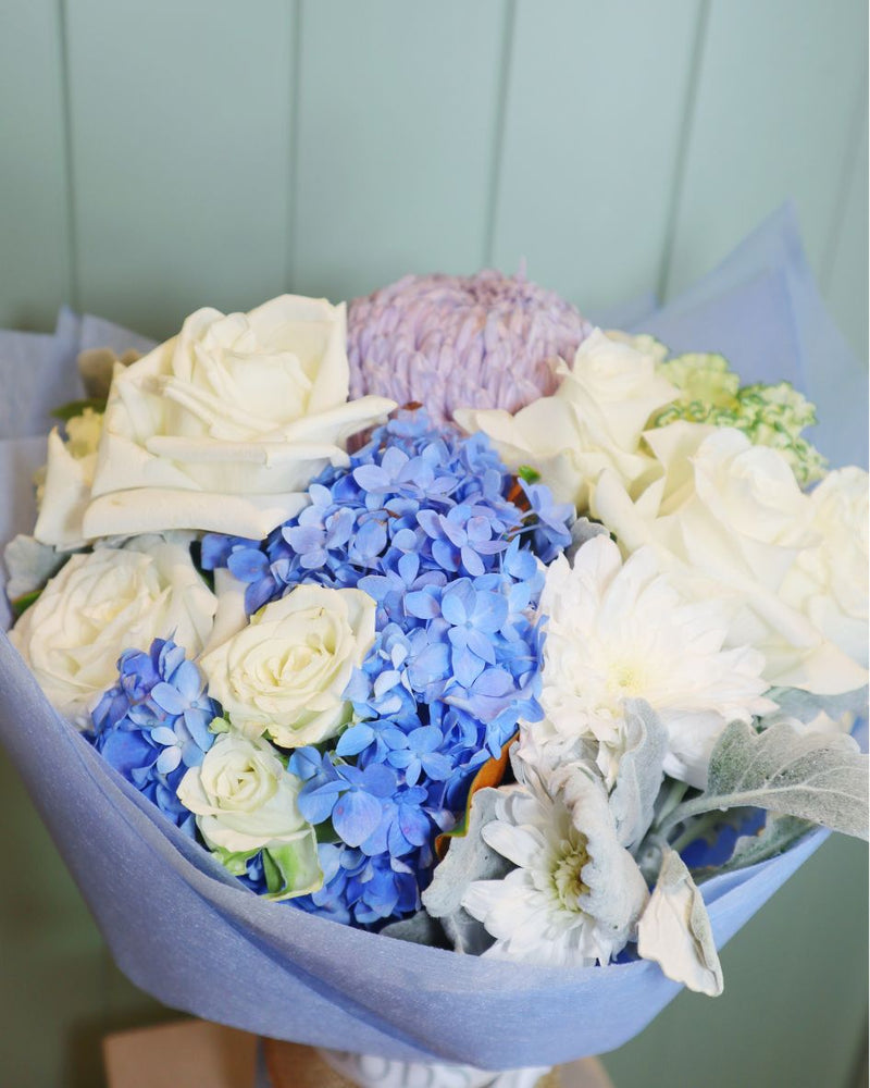 BLUE MASON VASE