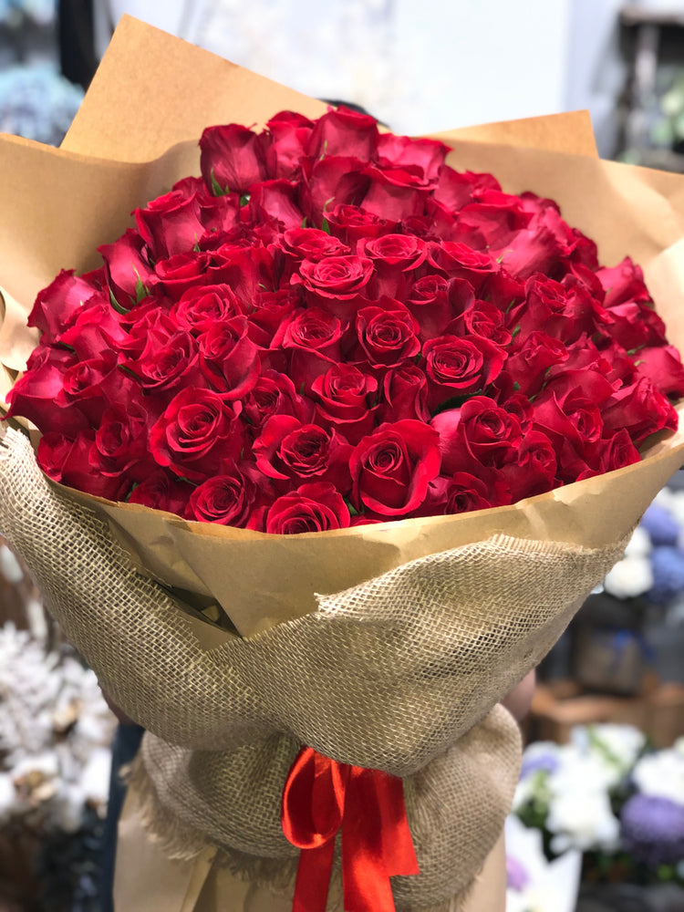 100 Little Roses 100 Roses - Delivery in Sydney – Flowers in the Woods